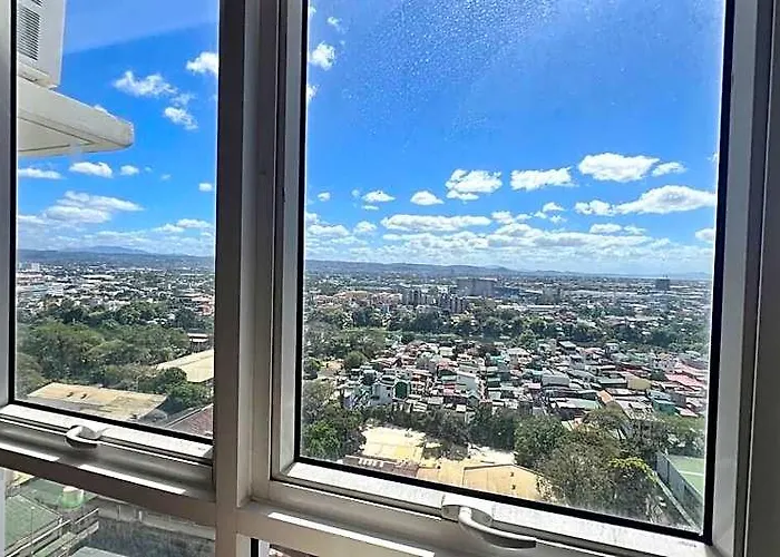 R'holistay Kasara Urban Residences Pasig 4*